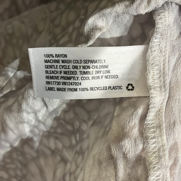 Flutter sleeve blouse - Picture 5 of 6